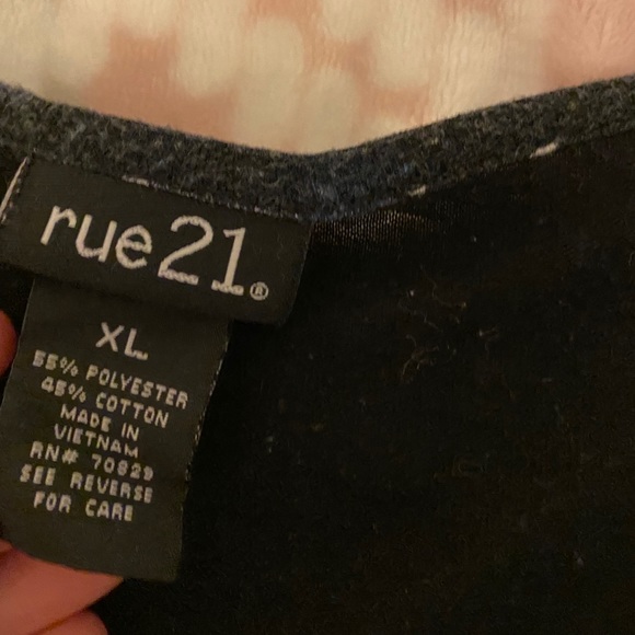 forever 21 t-shirt - Picture 2 of 2